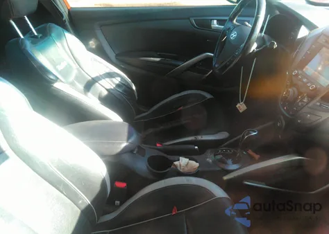 2013 Hyundai Veloster Turbo W/Black z USA, uszkodzony, nr VIN KMHTC6AE3DU180439